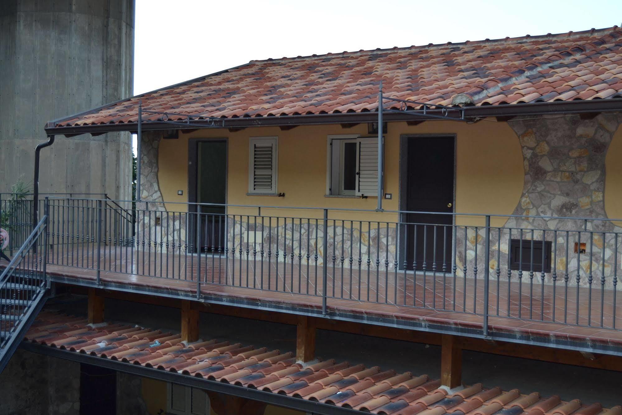 B&B Villa Chianalea Шила Екстериор снимка