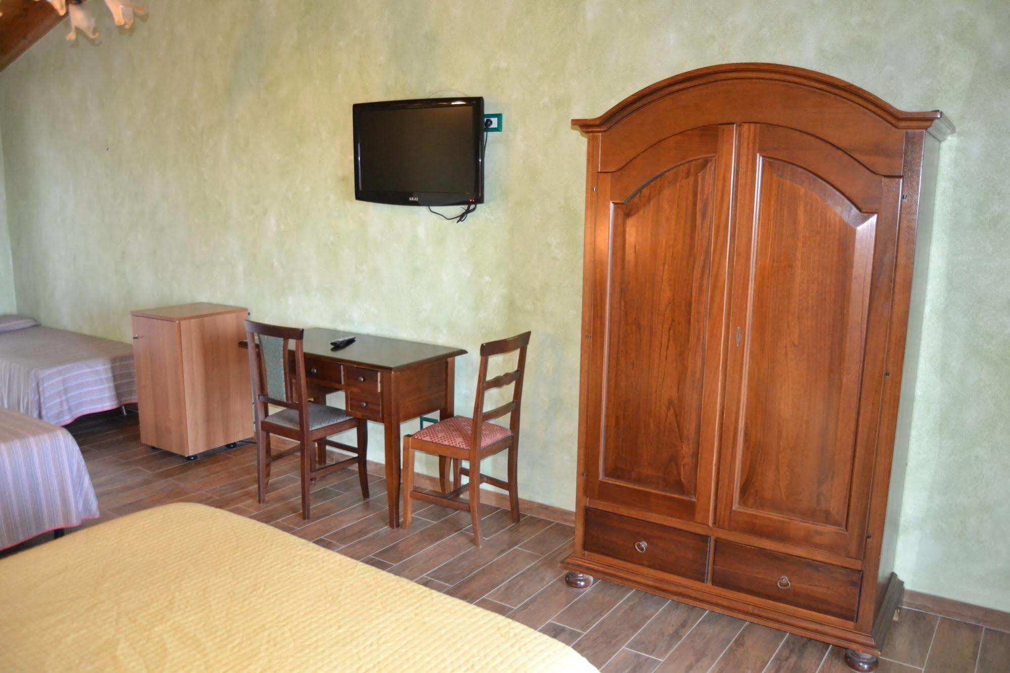 B&B Villa Chianalea Шила Екстериор снимка