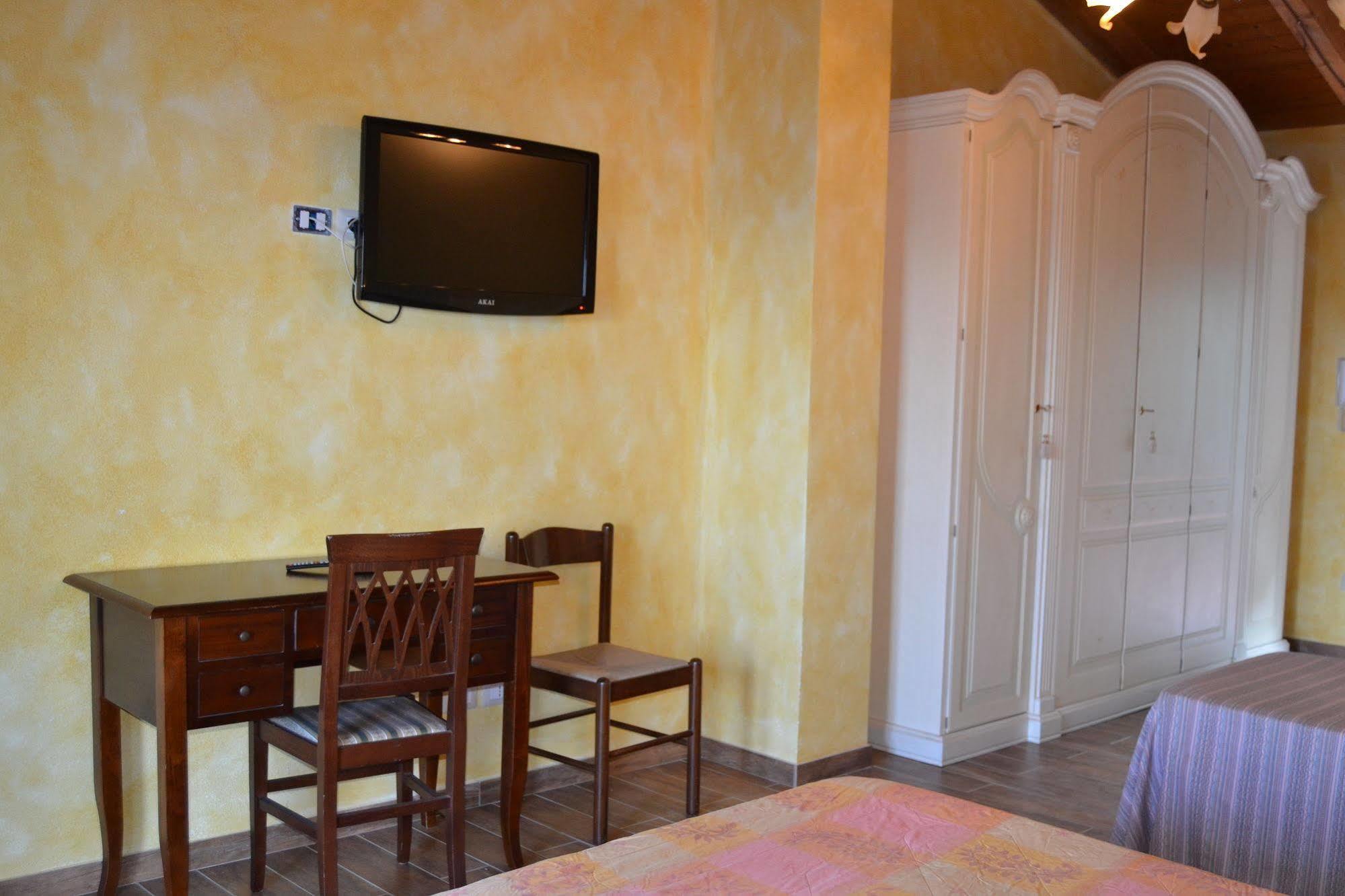 B&B Villa Chianalea Шила Екстериор снимка